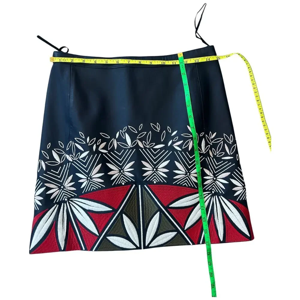 NEW Tory Burch Navy, Red White Leather Embroidered Skirt marked 2, Fits  27 / S